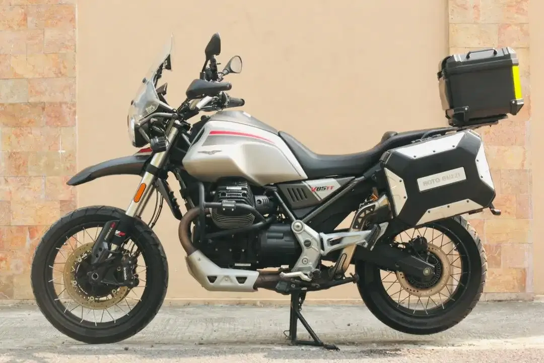 Moto Guzzi V85 Travel 2022 mulus Africa twin Versys 1000 BMW GS K51 - Image 2 of 4