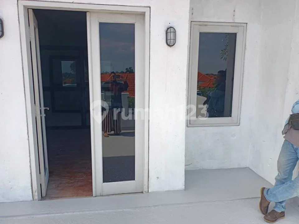 Dijual Ruko 3 Lantai Strategis di Kerobokan Kelod - Image 1 of 4