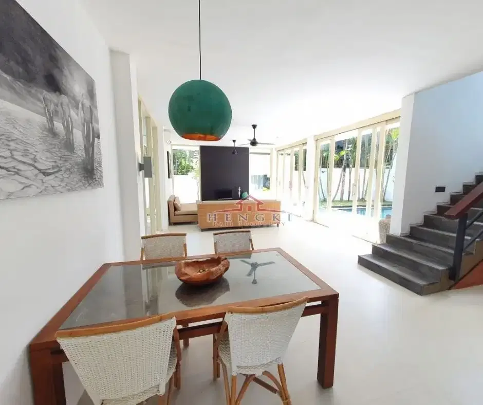 Tropical Villa Pantai Canggu - Image 5 of 10