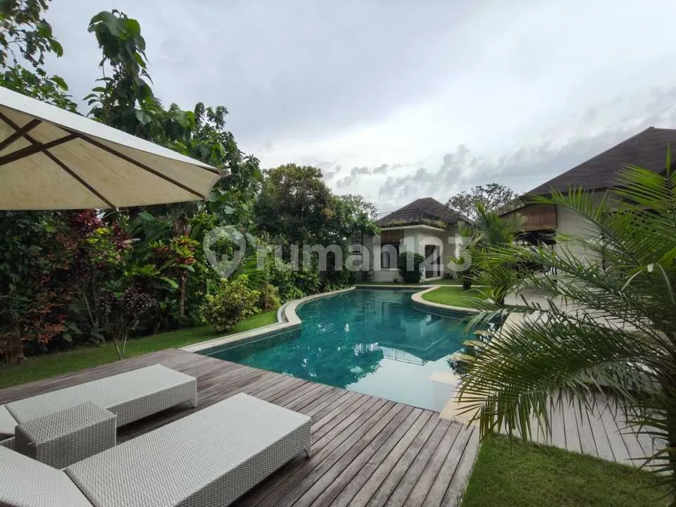 5 Bedrooms Villa At Quite Neigbourhood In Jimbaran - Image 3 of 4