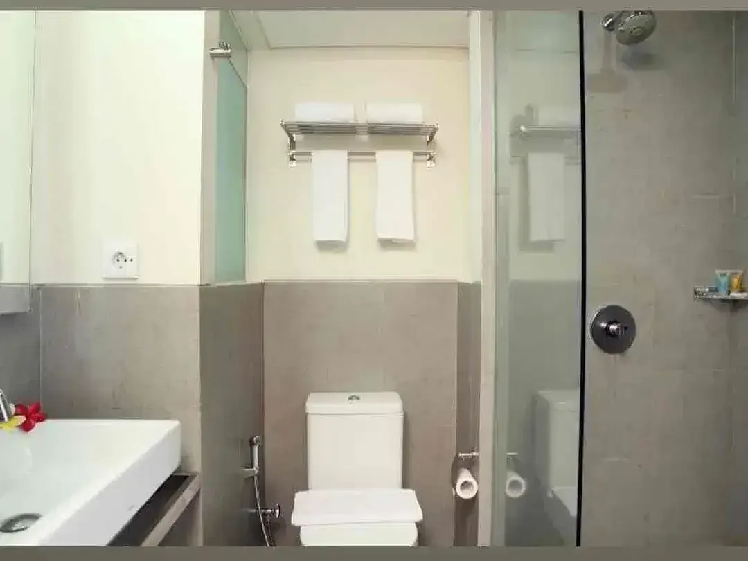 Dijual Hotel Bintang 3 modern  di Jl Raya Kuta - Image 5 of 9