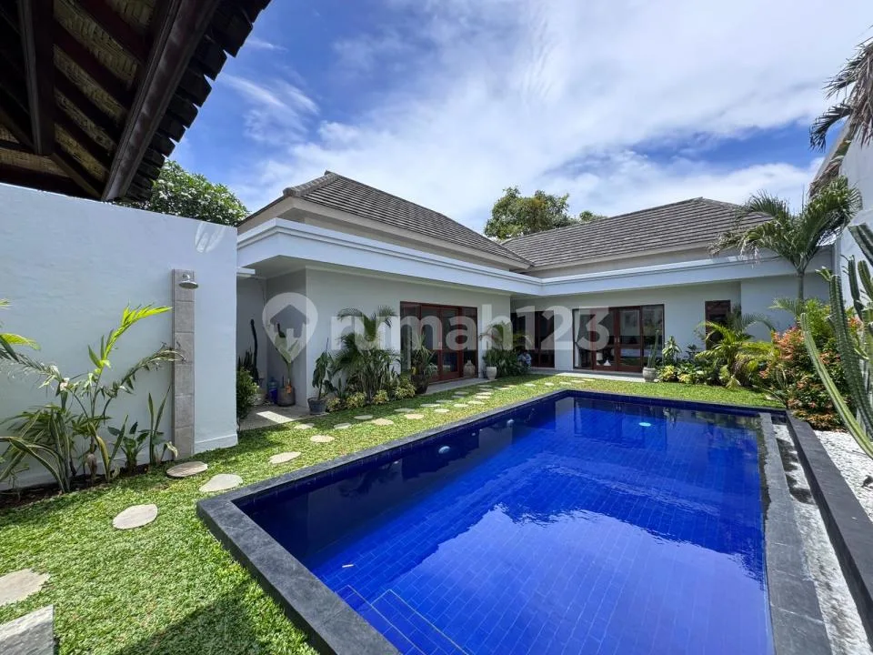 Brand New Villa Central Berawa, Tibubeneng. Fully Furnished - Image 2 of 4
