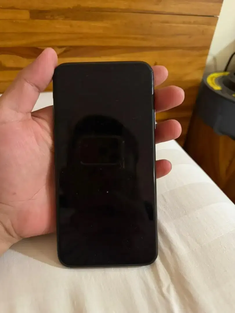 iPhone 11 Pro Max 512GB - Image 1 of 3