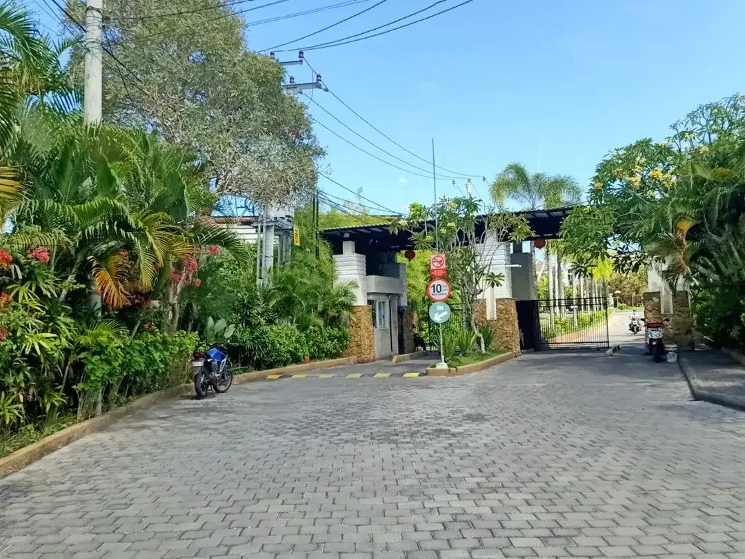 Rumah TERMURAH di Royal Garden, One Gate, Security 24 Jam, Ada Club House, Kids Friendly! - Image 1 of 10