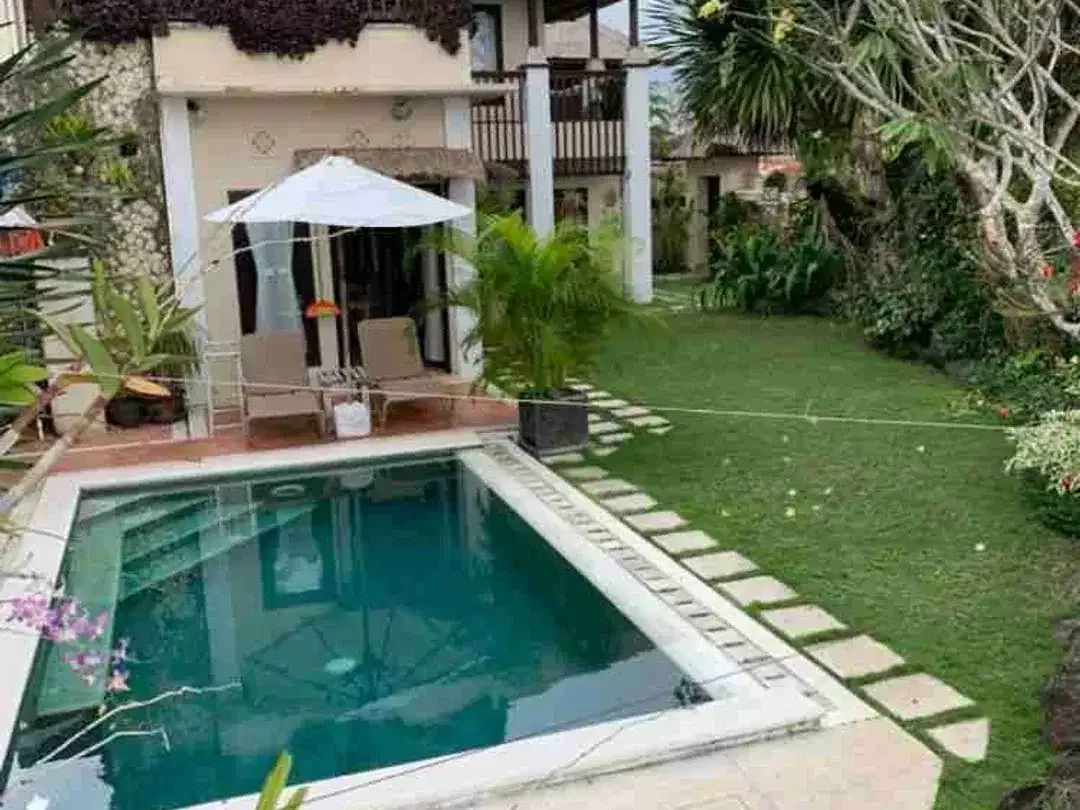 2 BEDROOMS FULL FURNISHED VILLA DI NUSA DUA - Image 1 of 10