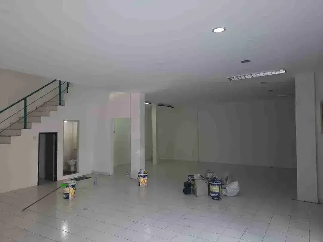 DISEWAKAN RUKO 3 LANTAI SUPER PREMIUM - Image 2 of 5