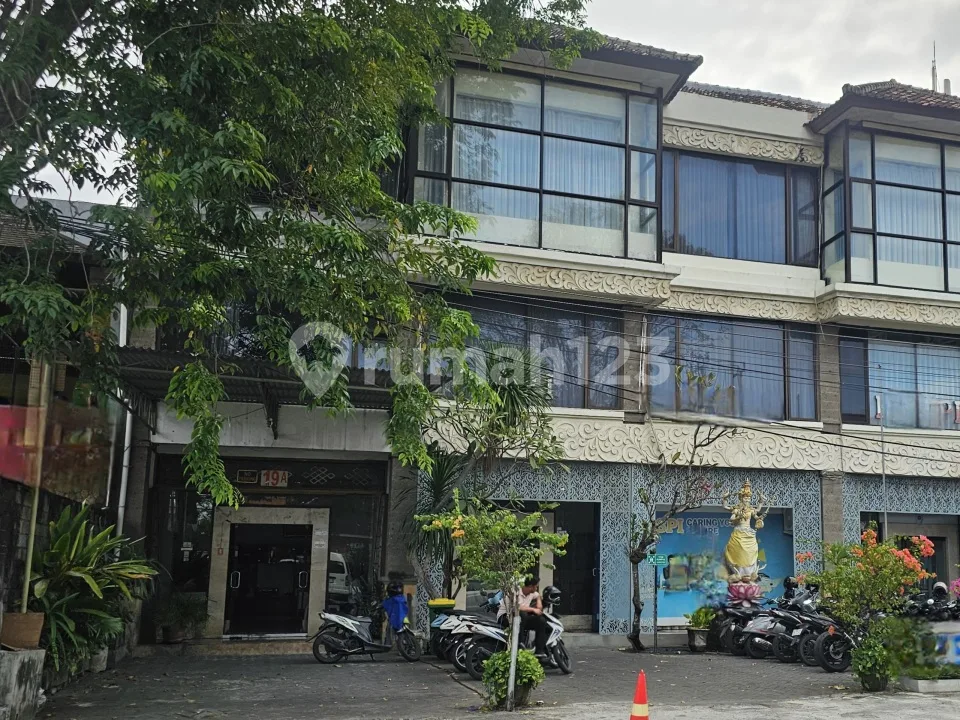 Ruko Parkiran Luas di Area Prime Renon - Image 1 of 4