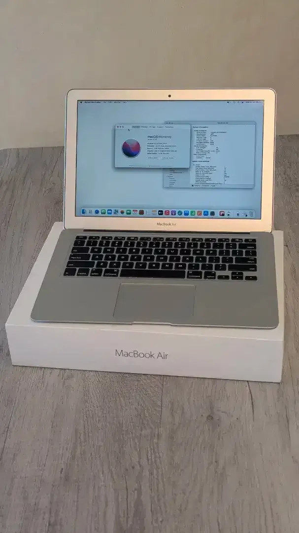 MACBOOK AIR 2017 8/256GB - Image 1 of 7