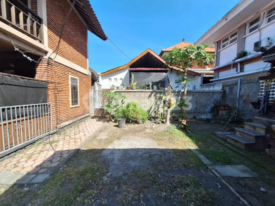 Tanah Jual di Denpasar Kota Luas 353 MÂ², Bonus 2 Bangunan Rumah & Income Sewa - Image 3 of 4