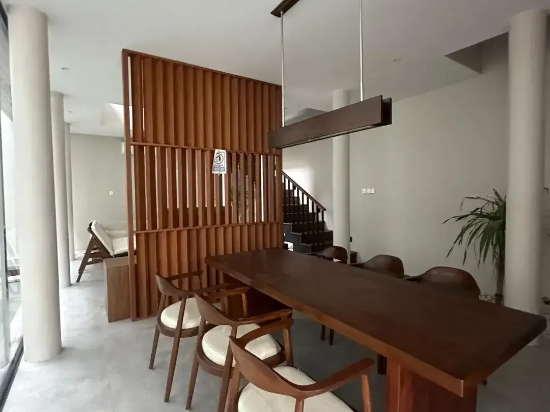Brand New Villa Modern Tropis 3 Lantai Canggu 5 Menit menuju Pantai Batu Bolong Canggu - Image 3 of 10