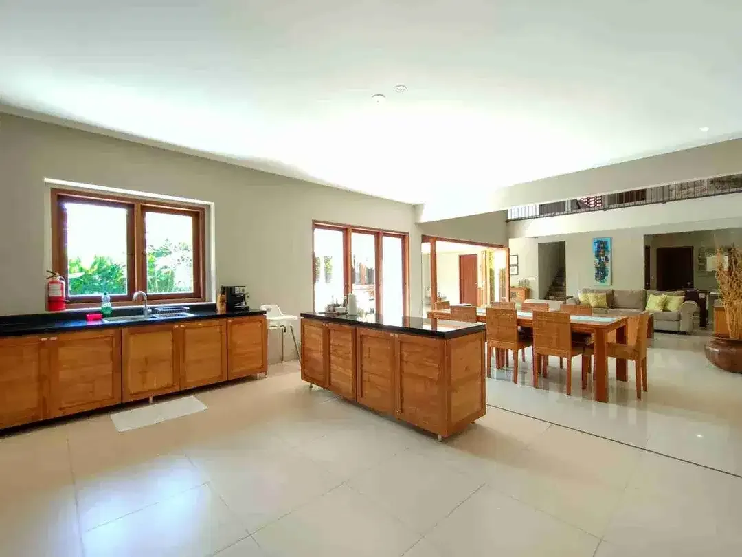 Villa Mewah Jalan Kaki ke Pantai Seminyak Bali - Image 5 of 10