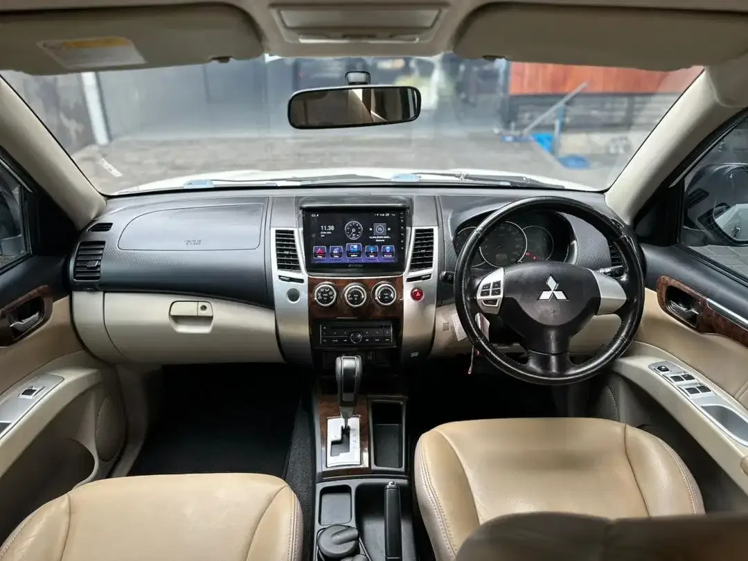 PAJERO DAKAR EXCEED 2011 MATIC DIESEL ASLI BALI ISTIMEWA SIAP PAKAI - Image 8 of 10