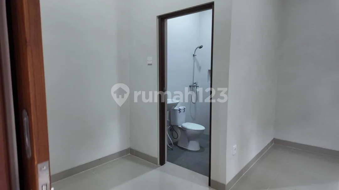 Rumah Semi Villa Dalam Komplek One Gate System, Kertajaya Residence - - Image 4 of 4