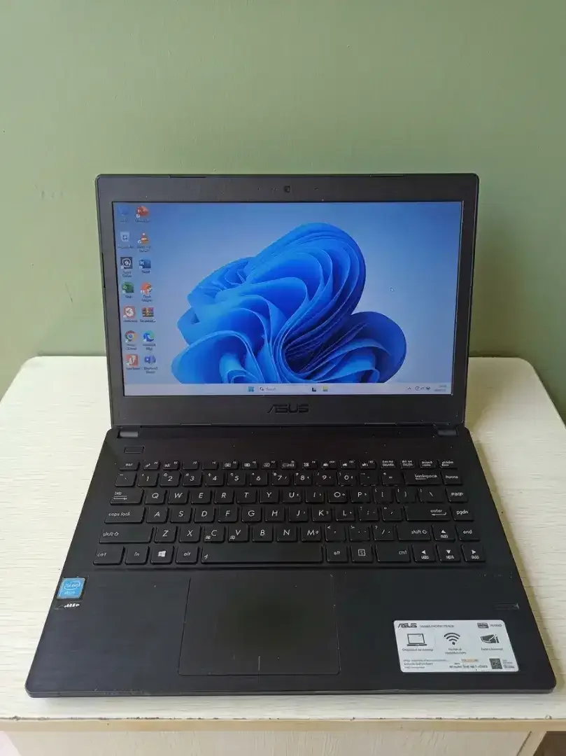 Laptop Asus Ubung Punya - Image 1 of 2