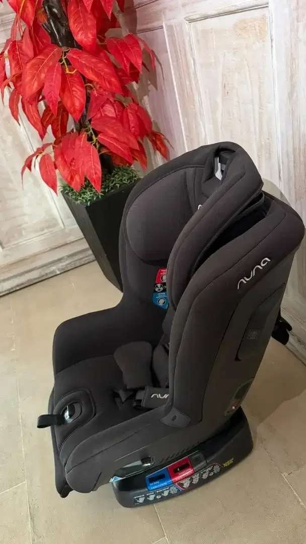 Preloved Car Seat Nuna warna Hitam - Image 2 of 4