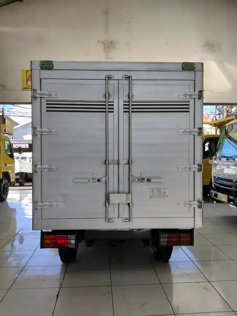Mitsubishi Canter Engkel 2017 Kuning - Image 5 of 8