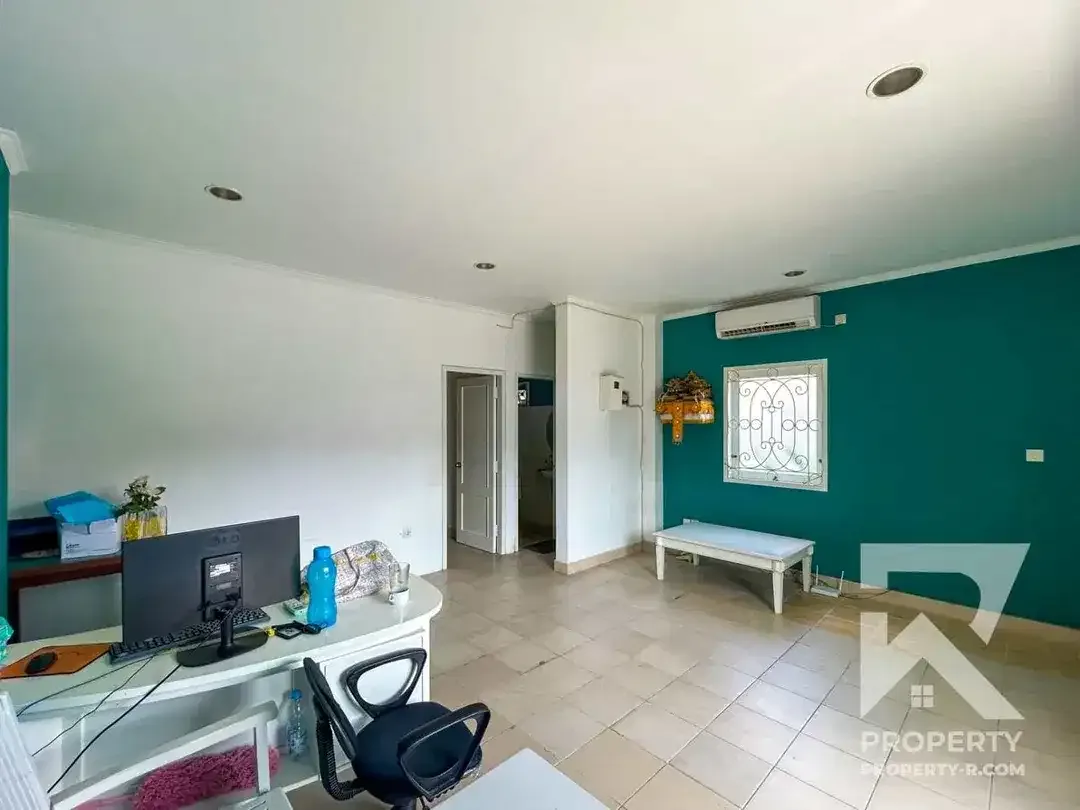 Commercial Office Retail Space in Beachside Sanur for Rent Monthly - Image 2 of 6