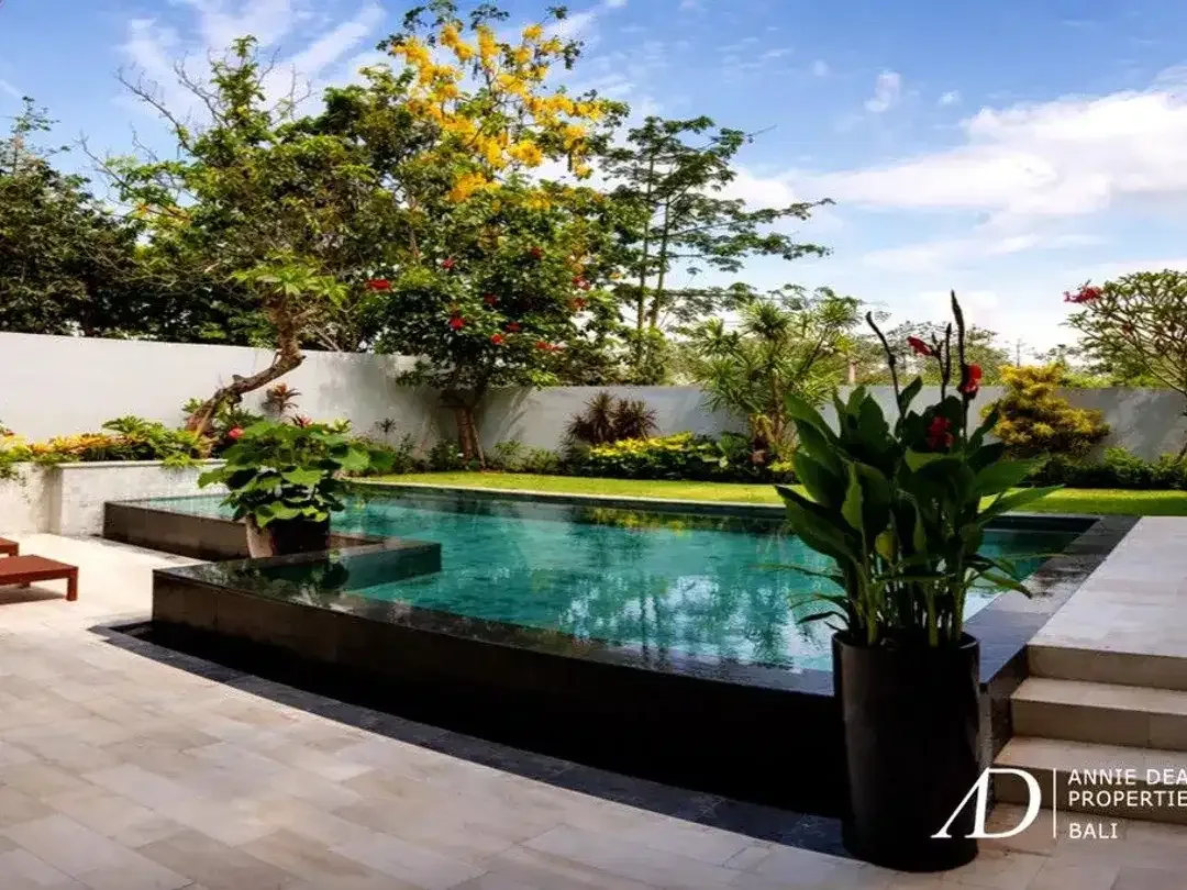 FREEHOLD | MODERN MINIMALISTIC VILLA - JIMBARAN - Image 2 of 10