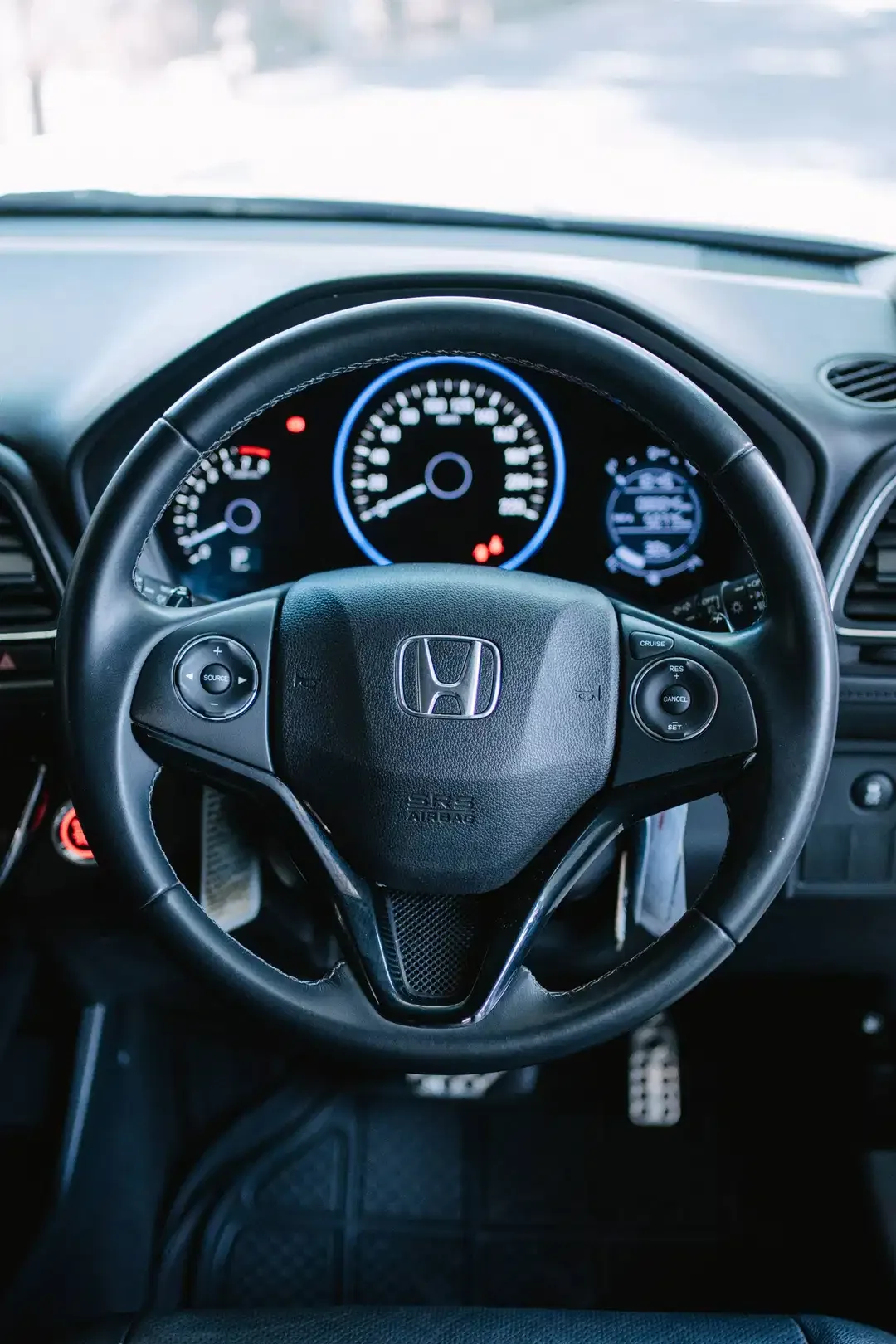HONDA HRV SE 1.5 CVT 2015 MATIC PUTIH - Image 9 of 10