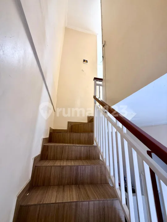 Disewakan Rumah Baru 2 Lantai Minimalis di Denpasar Utara - Image 4 of 4