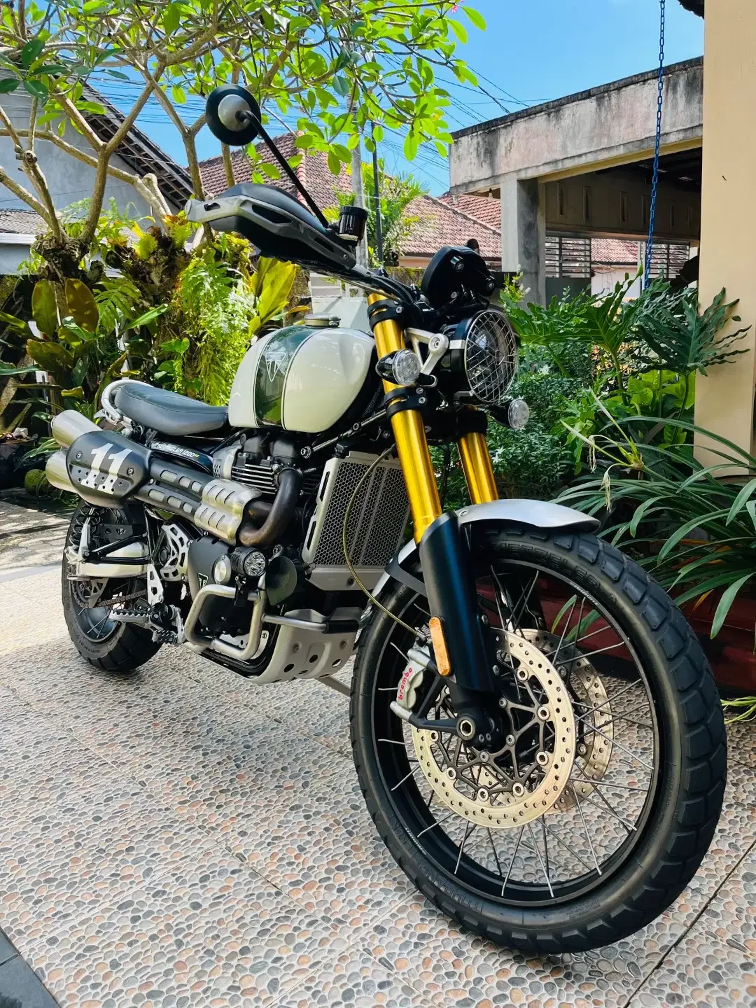 Moge Triumph Scrambler 1200 XE - Image 2 of 3