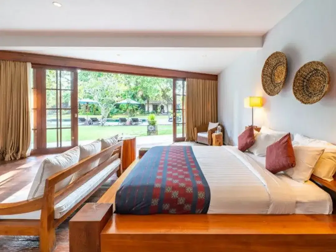 Villa 7 Bedrooms Freehold in Great Location Kerobokan, Canggu - Image 9 of 10