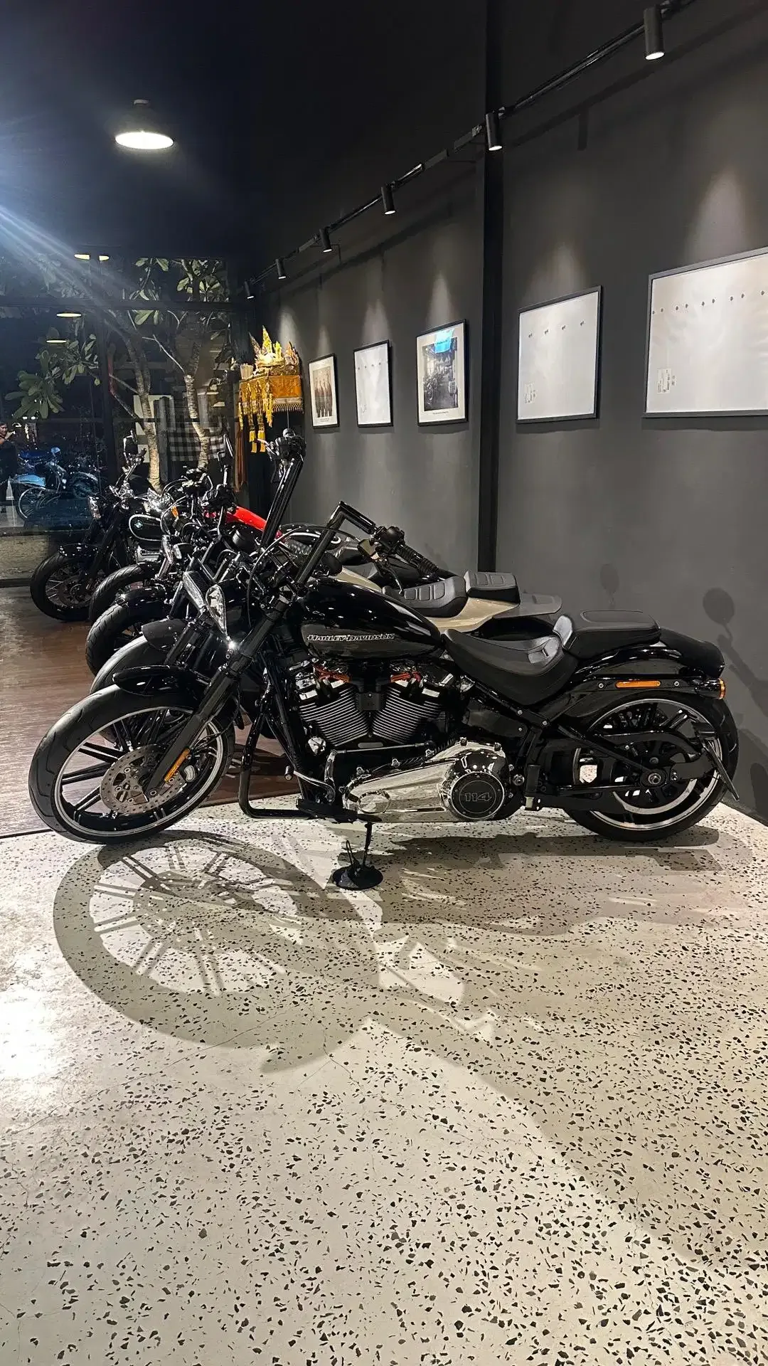 H-D Softail Breakout 114 Ci Full Paper Acc Branded Low odo istimewa - Image 1 of 3