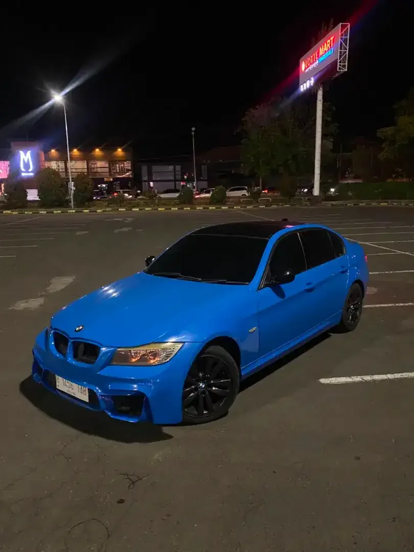 Bmw 320i Thn 2010 - Image 2 of 5