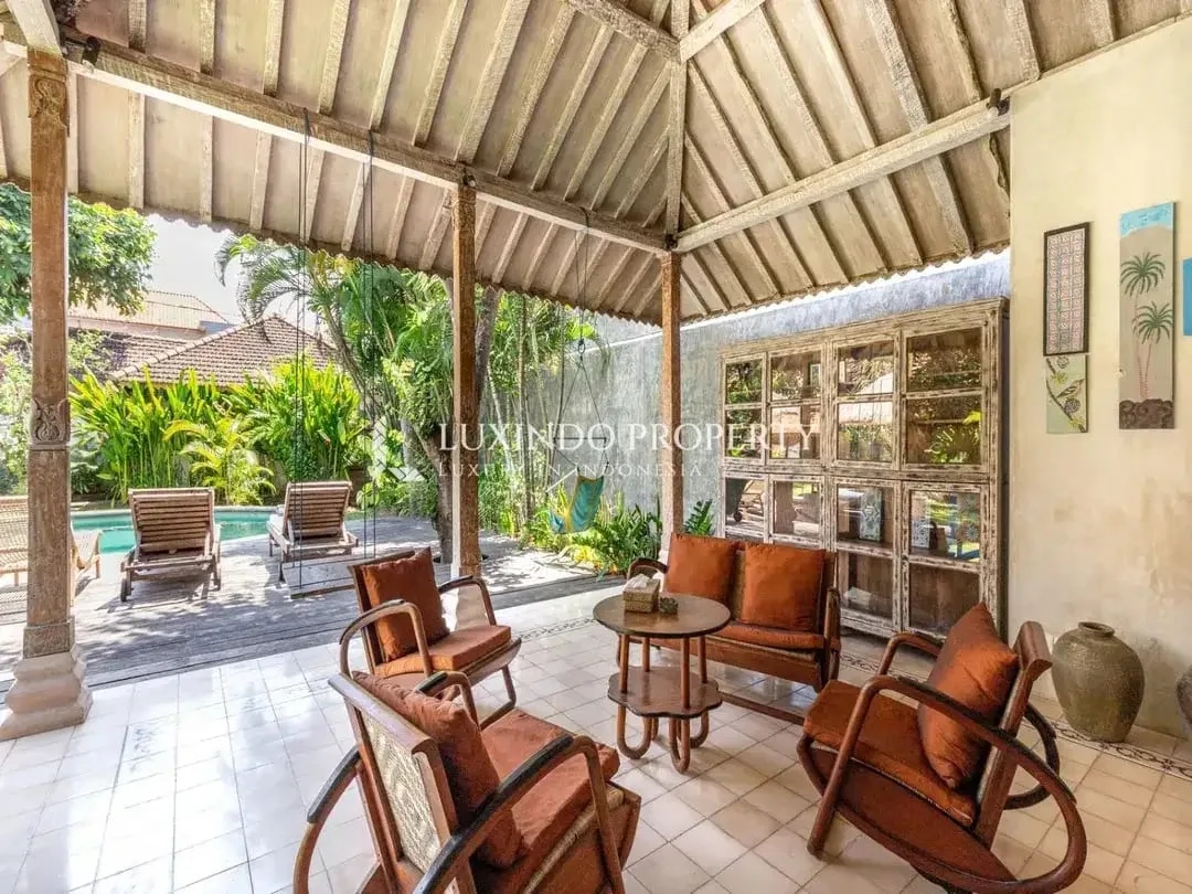 DISEWAKAN TAHUNAN VILLA DENGAN 5 KAMAR TIDUR DI KEROBOKAN - Image 4 of 10