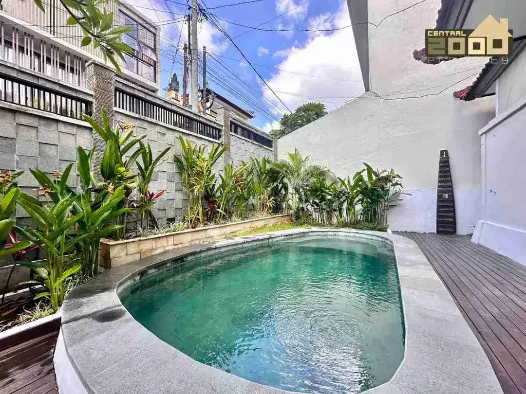 Dijual Rumah Dengan Kolam Lokasi Premium Umalas Bali - Image 2 of 10