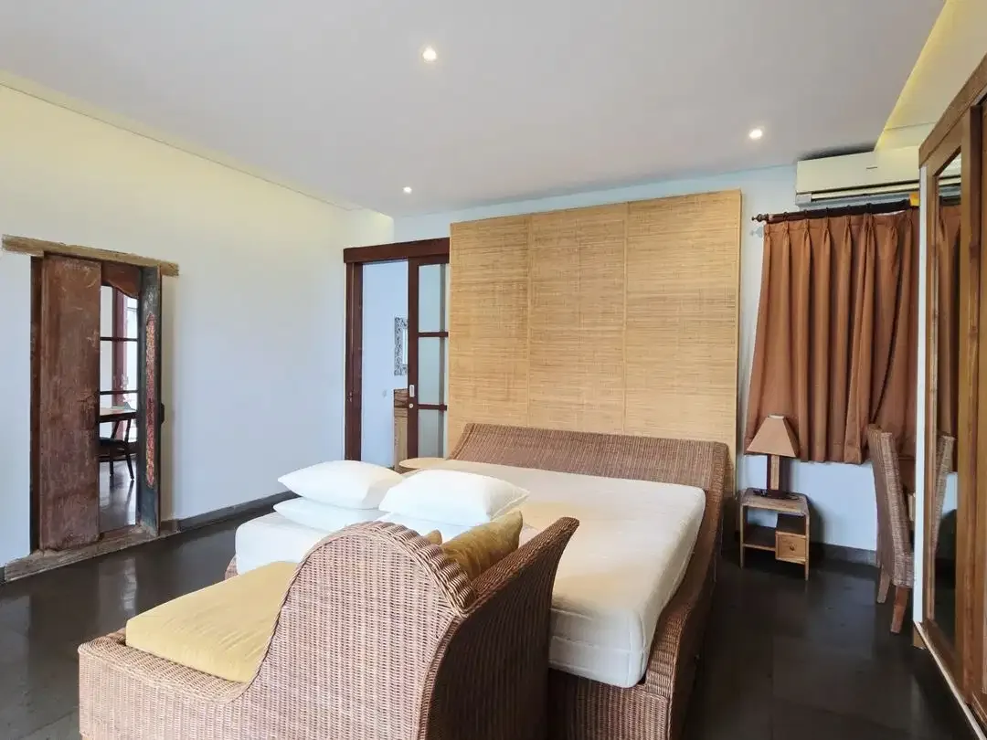 Dijual Villa Perpaduan Modern Tropis di Singapadu - Image 6 of 10