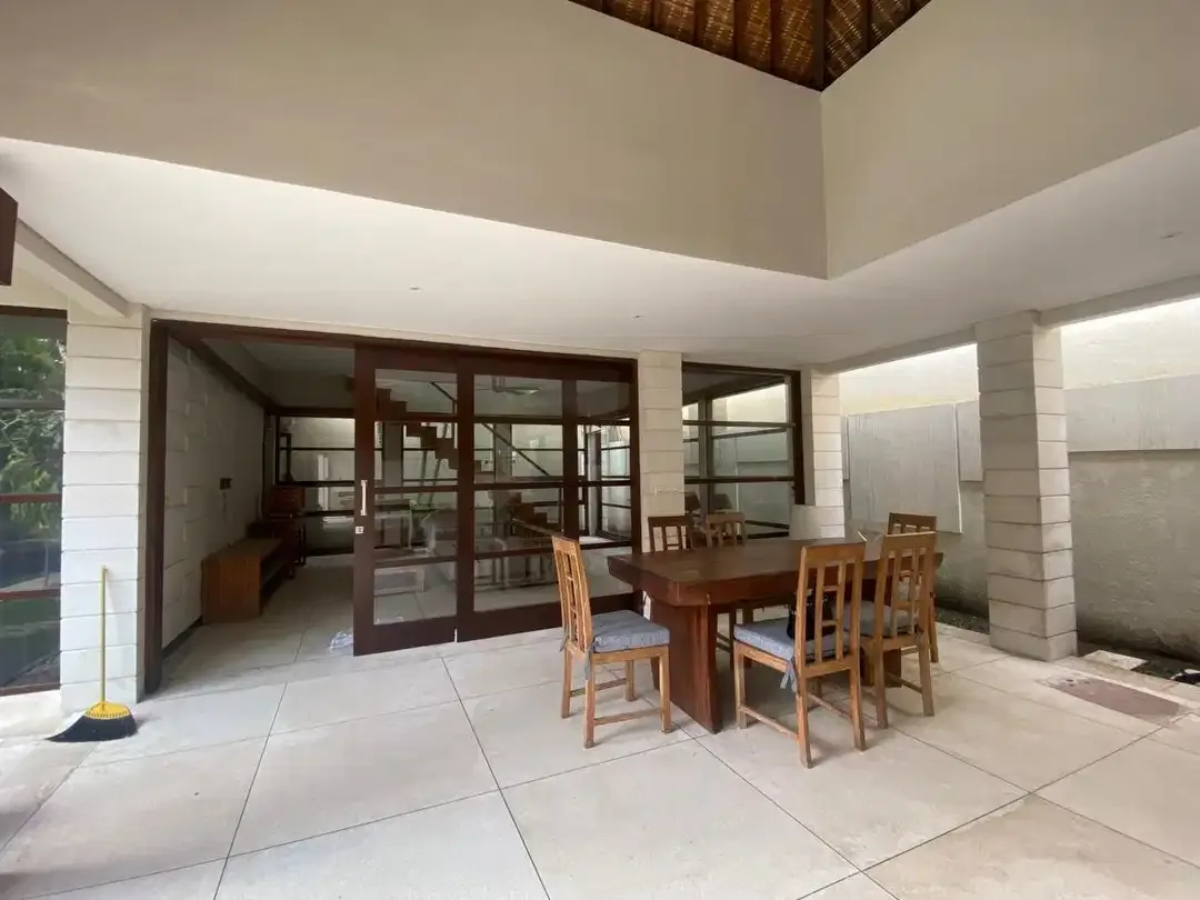Sewa Villa Luas di Petitenget - Image 4 of 6