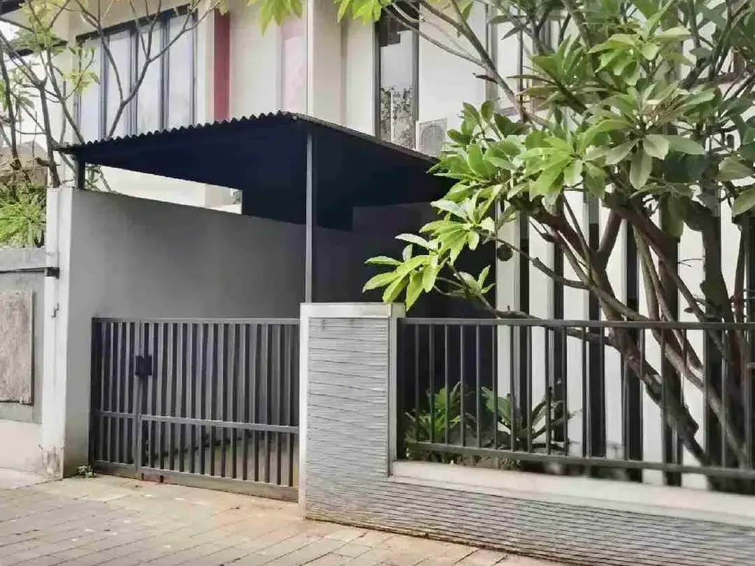 Rumah Nyaman One Gate di Batubidak Kerobokan - Image 2 of 10