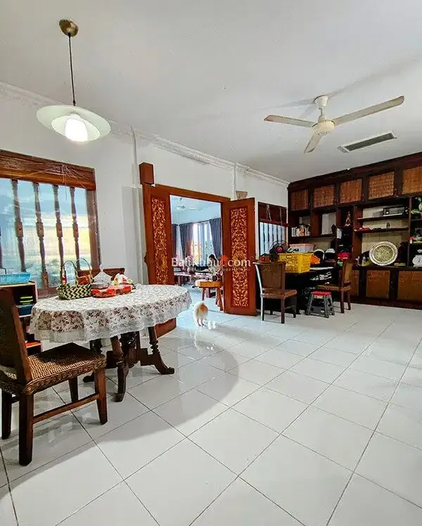 AMS-020.BTR Rumah Mewah 2 Lantai di Kawasan Elit Tukad Musi Renon – 5 Kamar, Halaman Luas & Fasilitas Lengkap! - Image 5 of 10