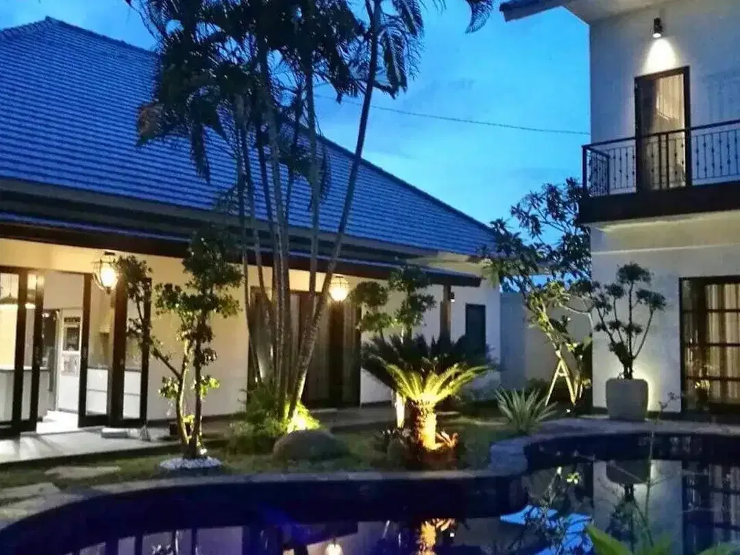 Freehold - Luxurious Freehold 3-Bedroom Villa with Expansive Garden - Image 8 of 8