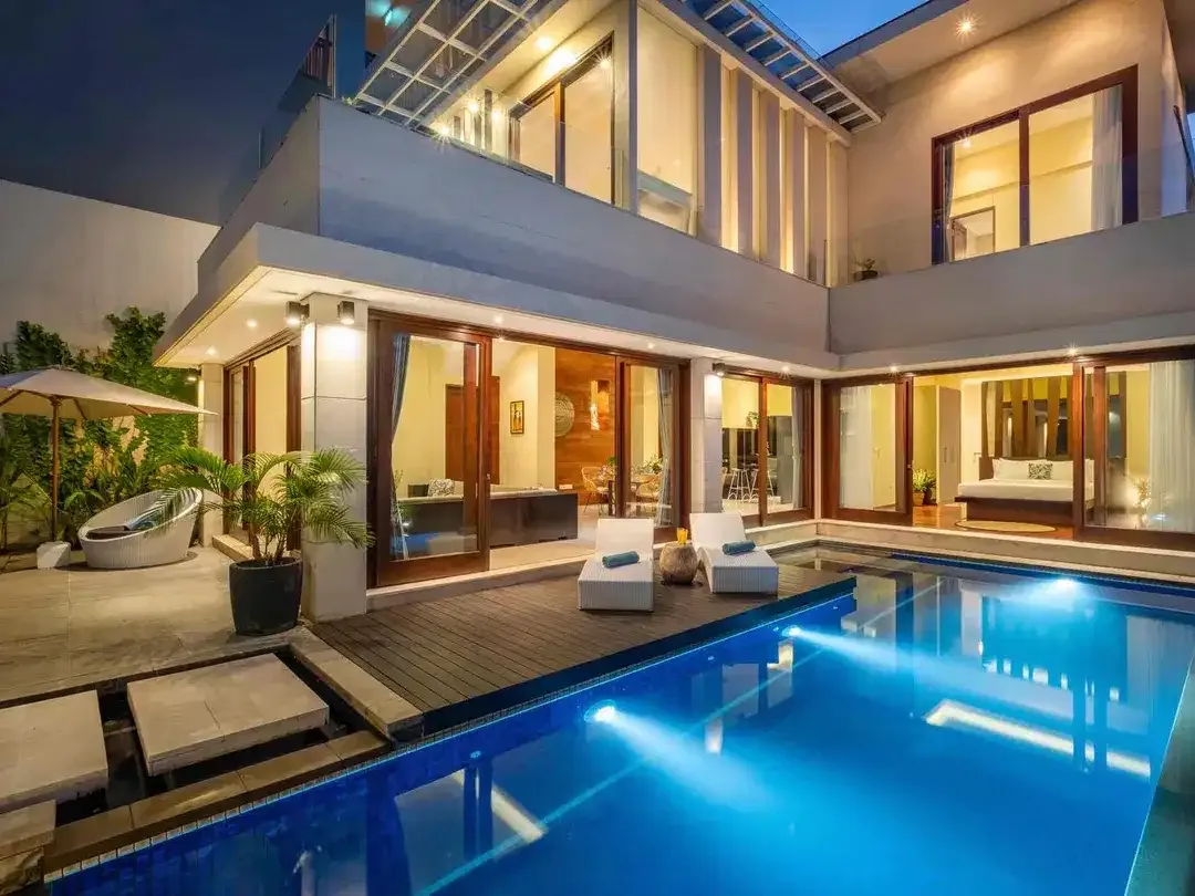 LUXURY VILLA FOR SALE – WALKING DISTANCE TO BATU BOLONG BEACH, CANGGU - Image 1 of 10