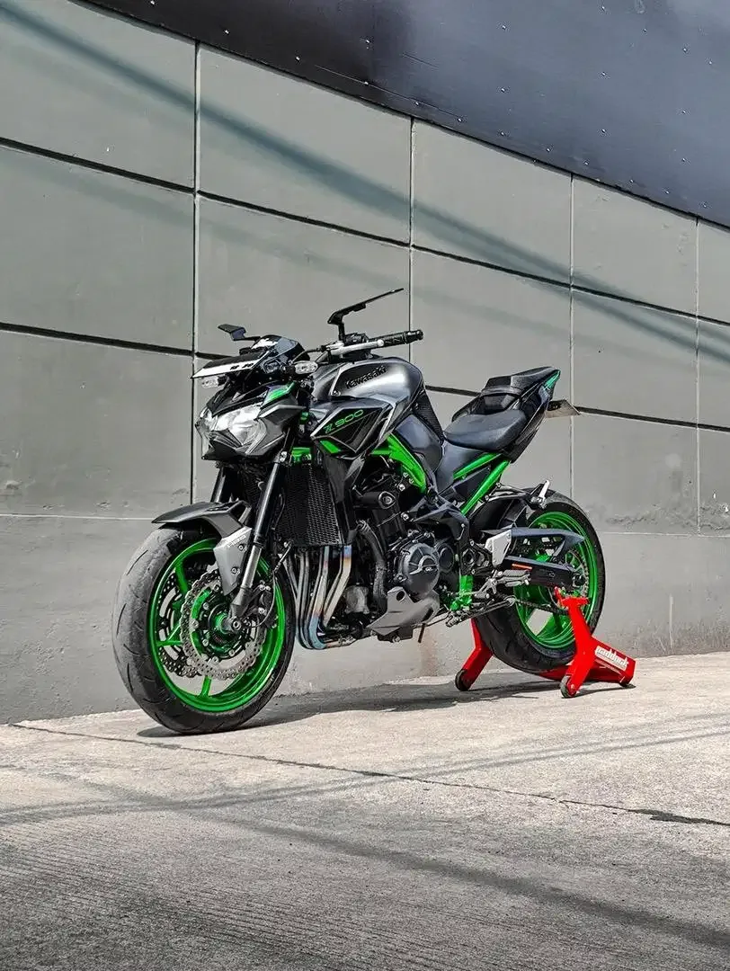 Kawasaki Z900 ABS tahun 2024 Very Low Odo Mulus TT FP Like New - Image 1 of 10