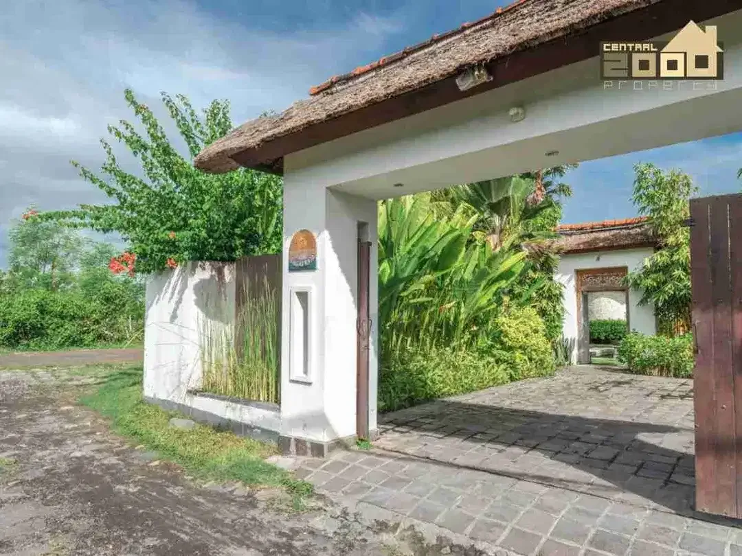 For sale spacious Beach front villa with nice garden di Seririt, Singaraja - Image 9 of 10