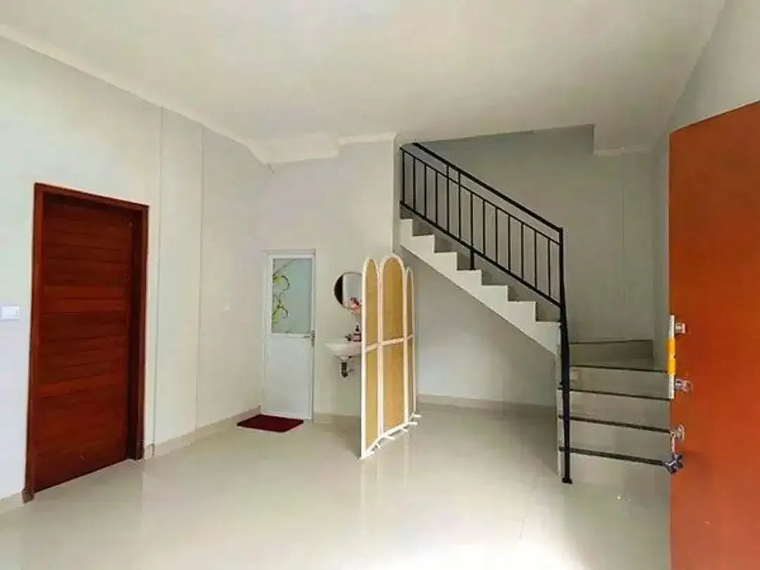 [Amr-064.Gev] Disewakan Bulanan Rumah Baru 2 Lantai di Gatsu Timur – Denpasar - Image 3 of 10