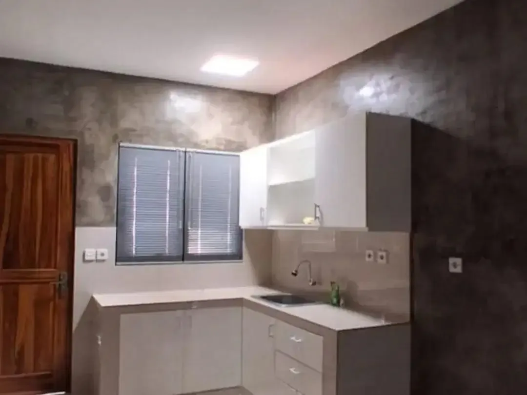 RUMAH BARU SIAP HUNI SEMI FURNISHED DI KEROBOKAN BADUNG - Image 6 of 10