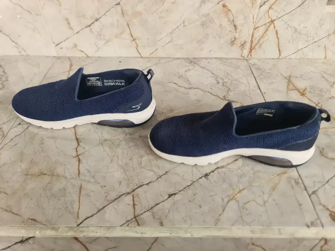 Skechers wanita - Image 3 of 5