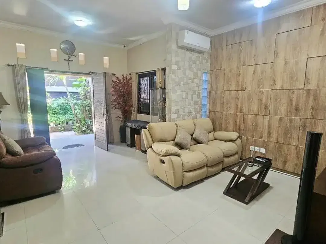 Rumah 8 Kamar Tidur Siap Huni Dijual, di Muding, Kerobokan Area - Image 2 of 9