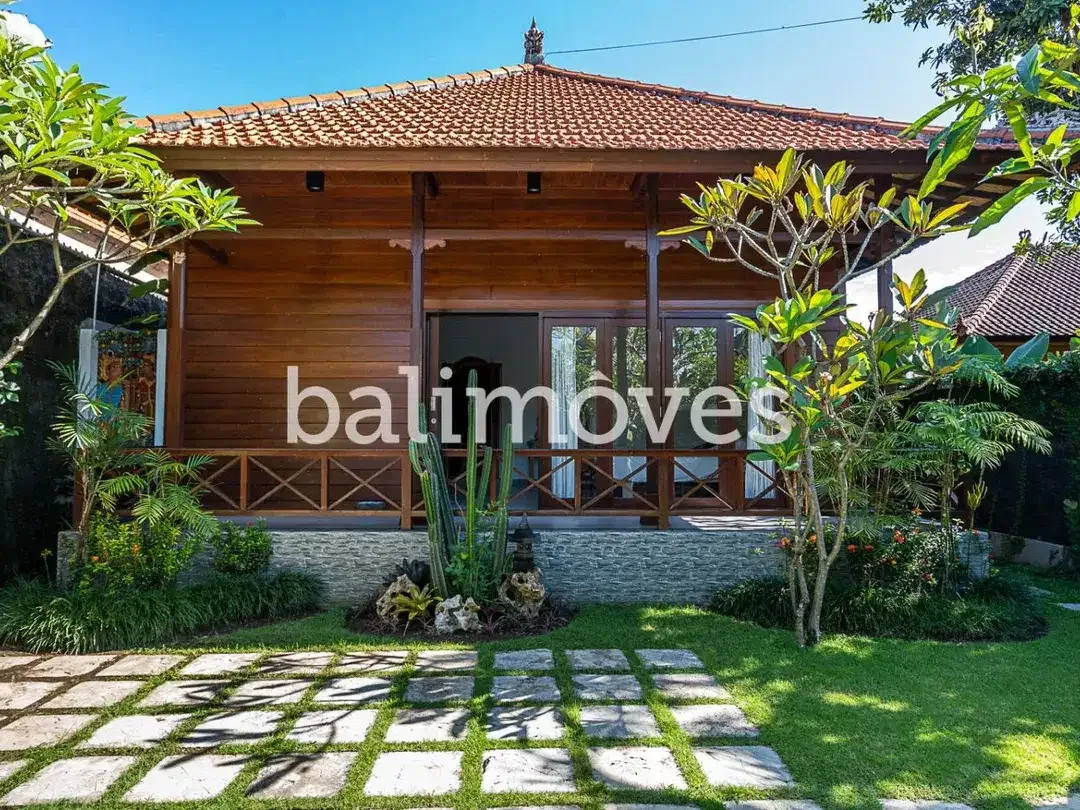 Dijual Rumah Dua Kamar Tidur yang Indah dan Nyaman  di Sanur - Image 2 of 10