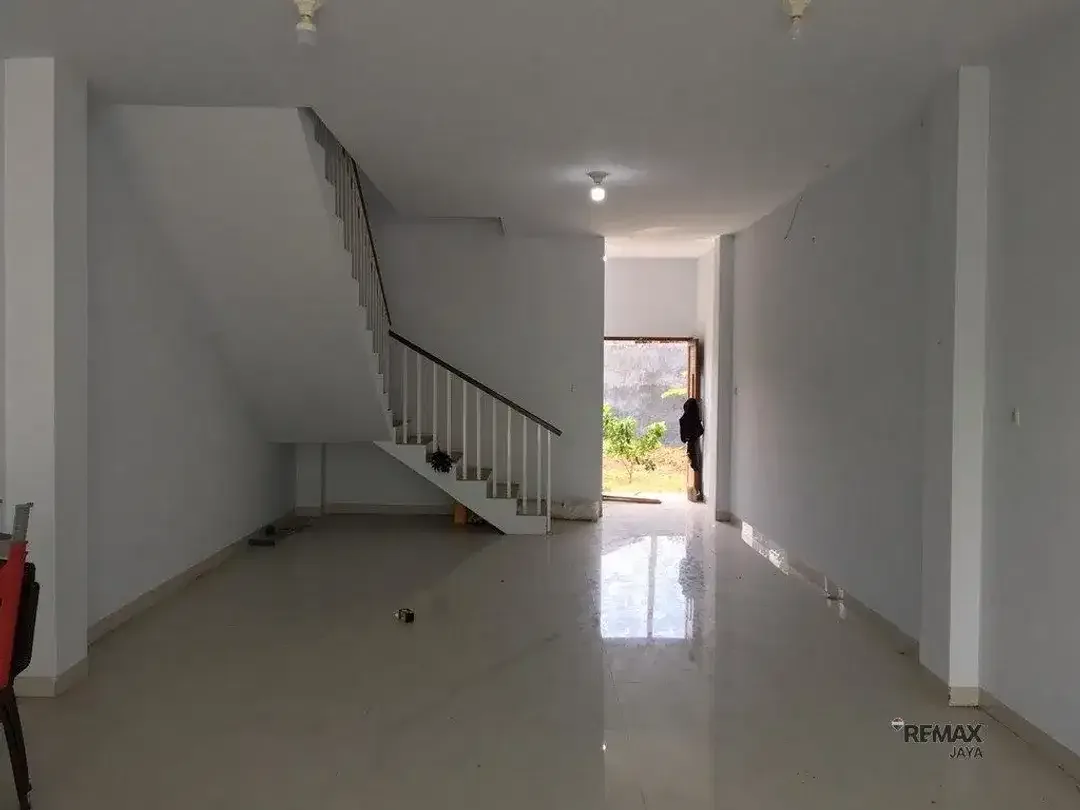 Ruko Premium 3 Lantai Disewakan di Sunset Road, Kuta Area - Image 3 of 5