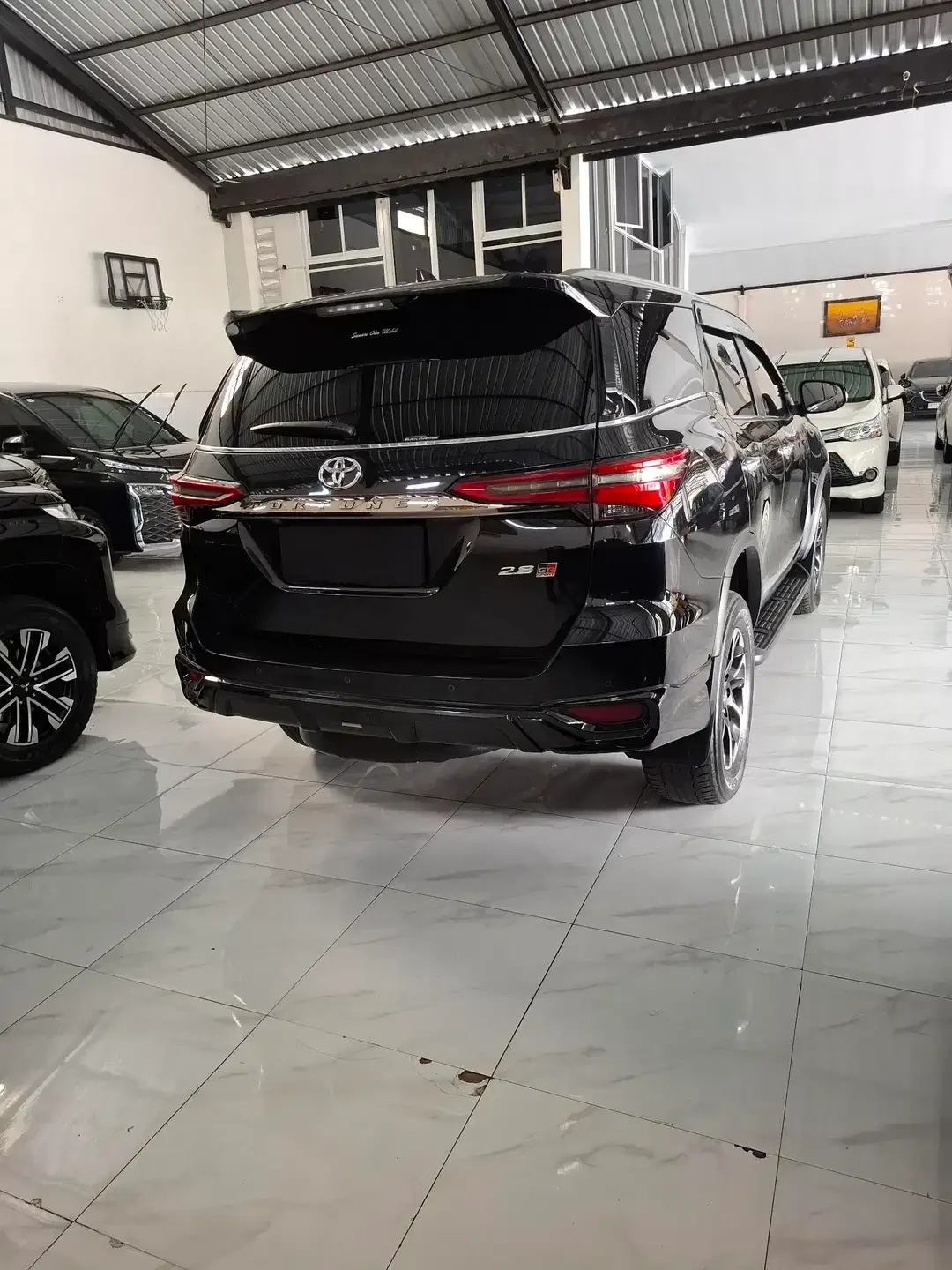 Fortuner VRZ GR sport 2.8 - Image 3 of 6