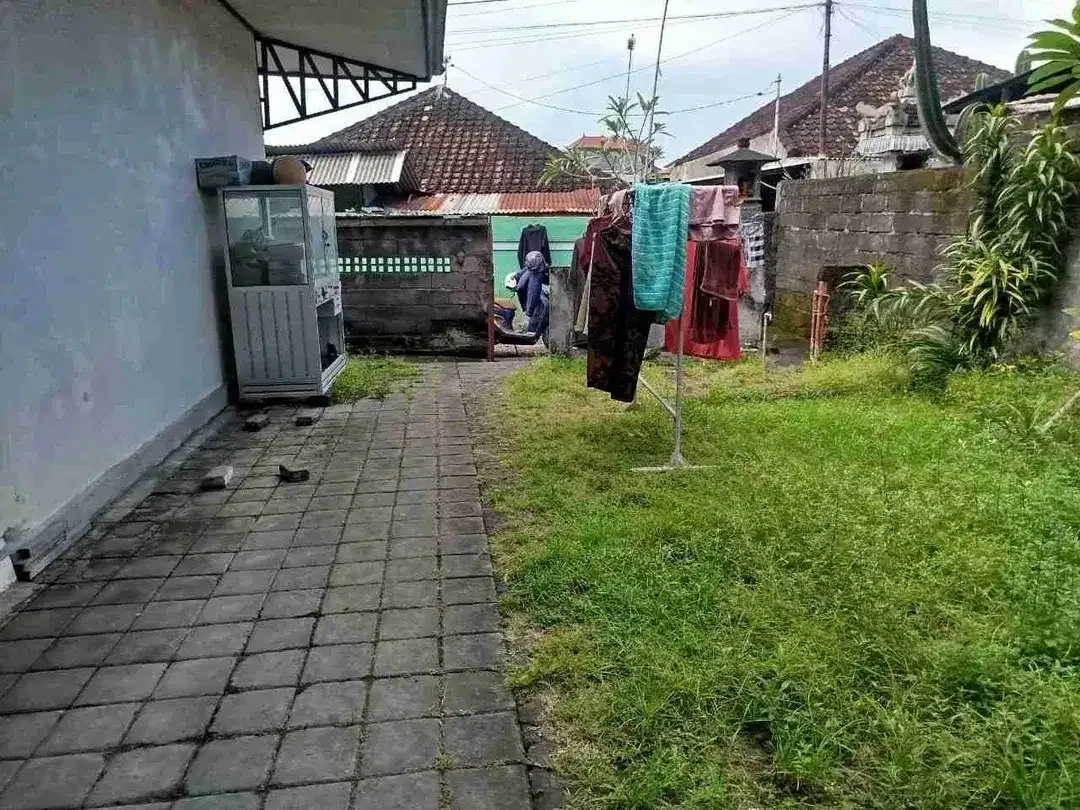 BUC DIJUAL TANAH BONUS RUMAH LAYAK HUNI 2 KAMAR DI DENPASAR UTARA - Image 1 of 10