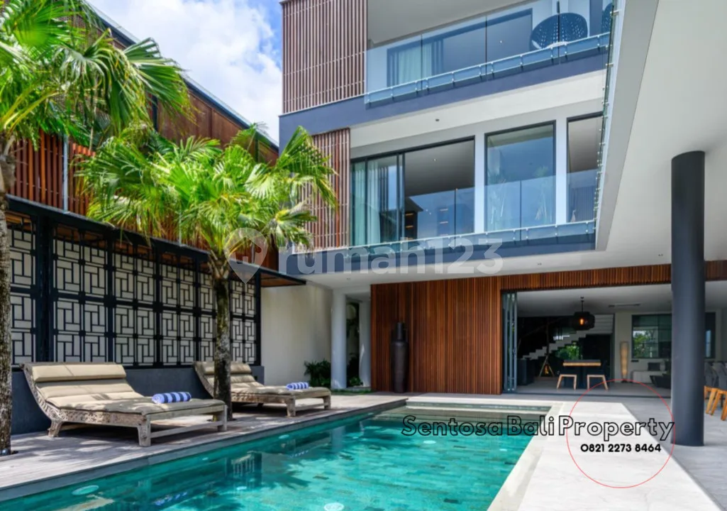 Luxury Villa with Spectacular View in Jimbaran Bali - Image 2 of 4
