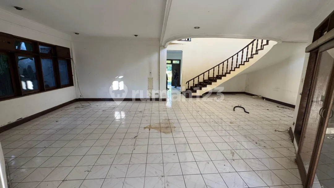 Disewakan Rumah Jalan Raya Puputan Renon Denpasar - Image 4 of 4