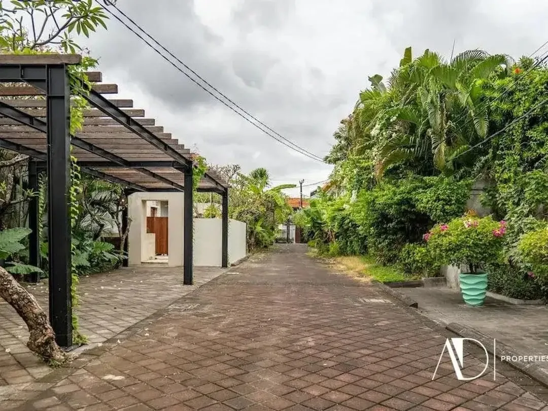 FREEHOLD/LEASEHOLD | FULLY FURNISHED 2-BEDROOM VILLA IN PRIME SEMINYAK - Image 3 of 10