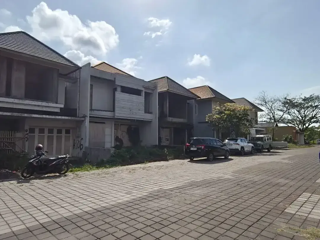 Dijual Rumah 2 Lantai di Badak Agung Renon – Tinggal Finishing, SHM & IMB Lengkap - Image 1 of 4